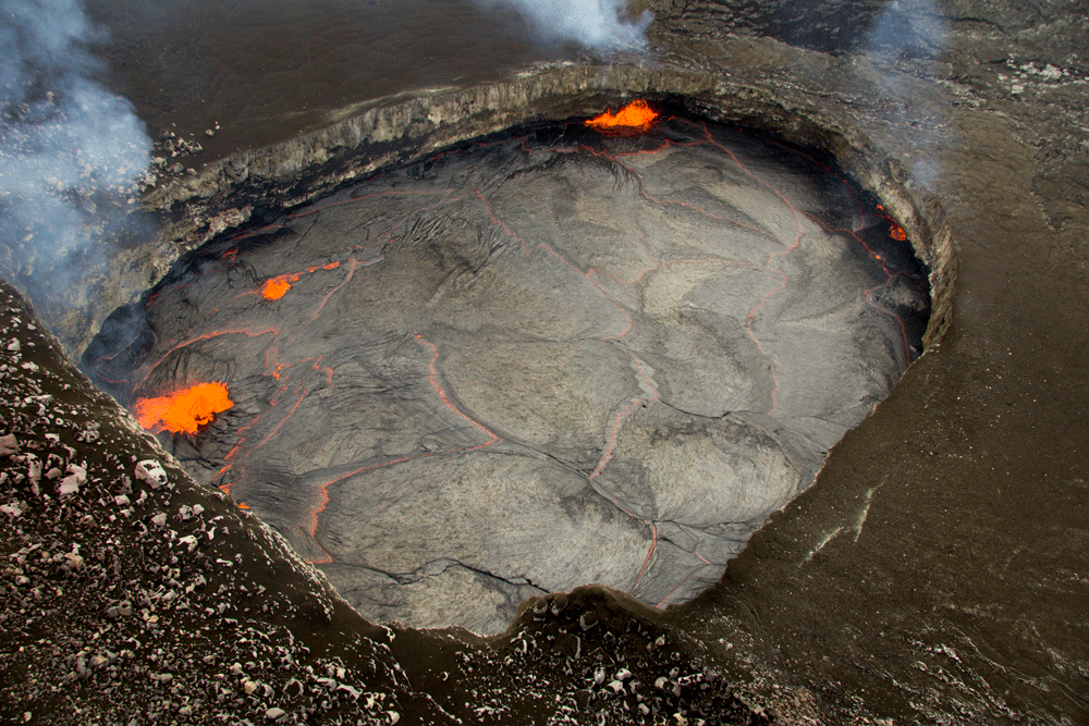 lava lake in halema'uma'u, Kilauea caldera